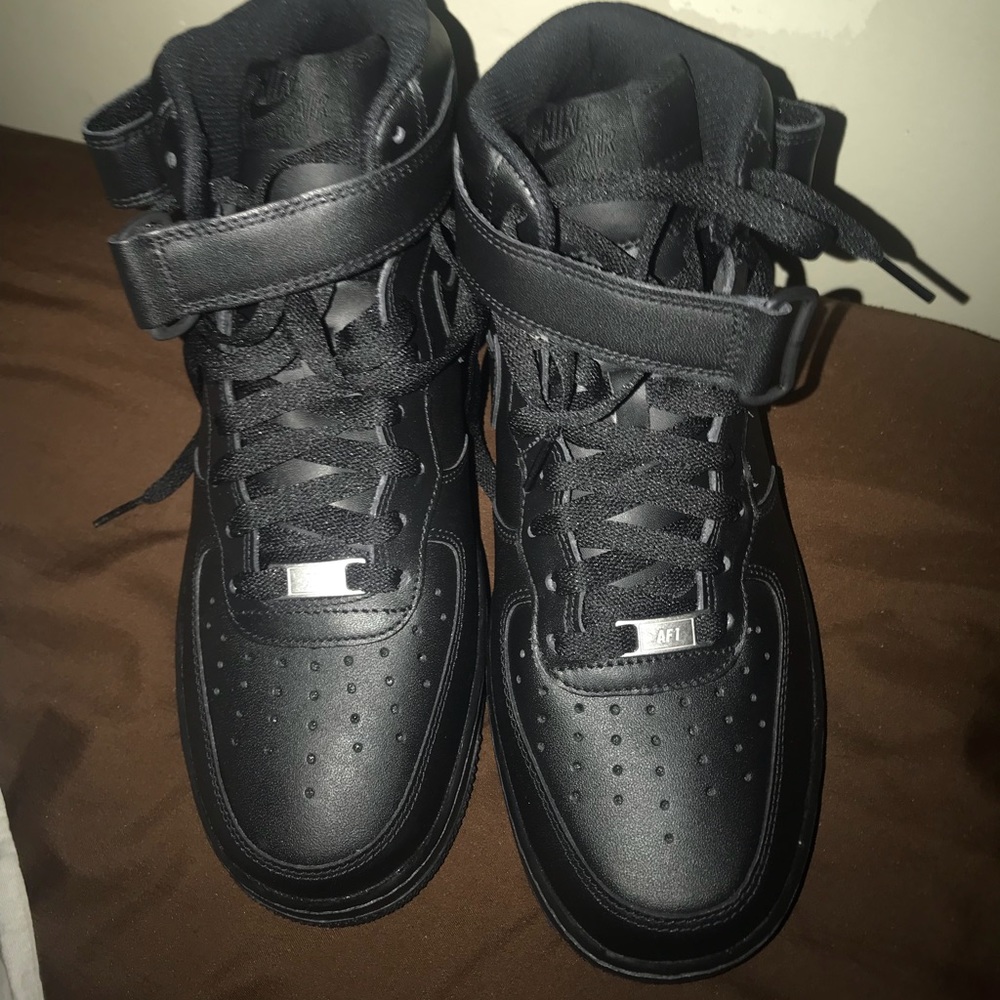 All black forces - Picture 5 of 6